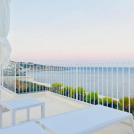 Marinaia-casa Brezza Castro (Lecce)