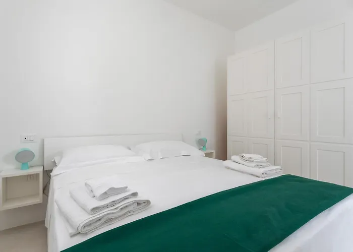 Semesterbostad Marinaia-casa Brezza